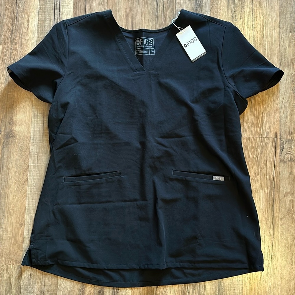Figs scrub top